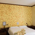 Ξενοδοχείο με διαμερίσματα Loreto